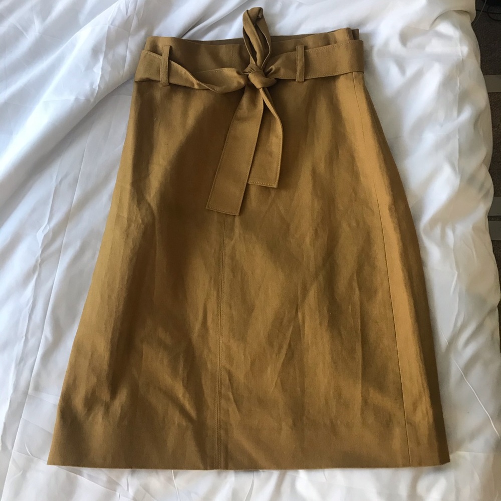 Crew khaki skirt with belt